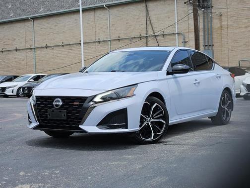 2023 Nissan Altima 2.5 SR