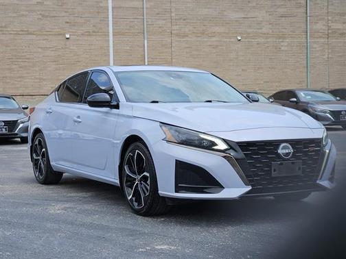 2023 Nissan Altima 2.5 SR