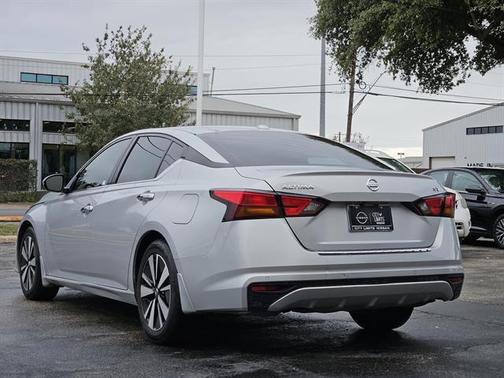 2022 Nissan Altima 2.5 SV