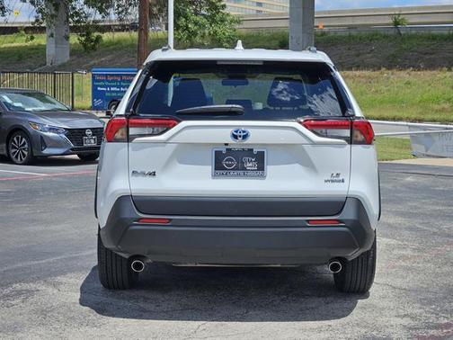 2024 Toyota RAV4 Hybrid LE