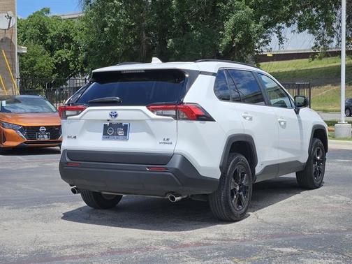 2024 Toyota RAV4 Hybrid LE