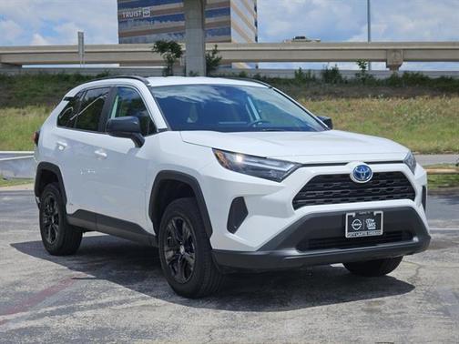 2024 Toyota RAV4 Hybrid LE