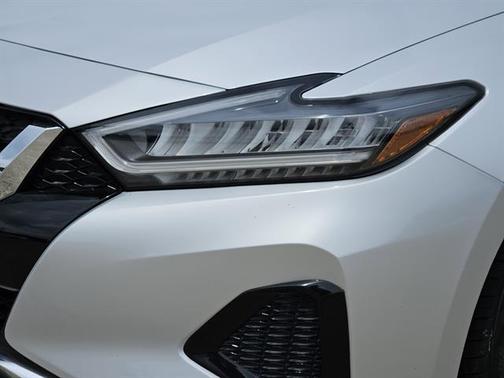 2023 Nissan Maxima SV