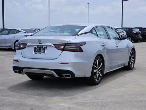 2023 Nissan Maxima SV