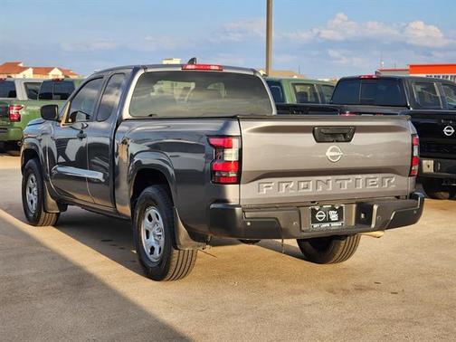 2023 Nissan Frontier S