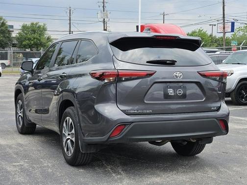 2024 Toyota Highlander XLE