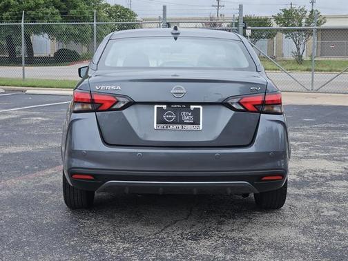 2023 Nissan Versa 1.6 SV