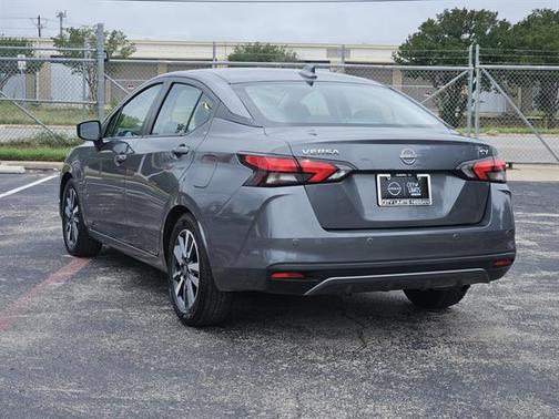 2023 Nissan Versa 1.6 SV