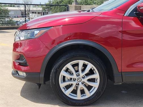 2022 Nissan Rogue Sport SV