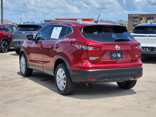 2022 Nissan Rogue Sport SV