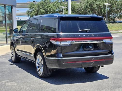 2023 Lincoln Navigator L Reserve