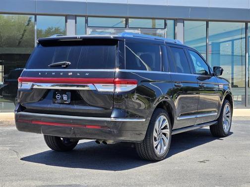 2023 Lincoln Navigator L Reserve