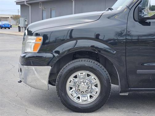 2018 Nissan NV Passenger NV3500 HD SL V8