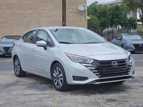 2023 Nissan Versa 1.6 SV