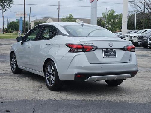 2023 Nissan Versa 1.6 SV