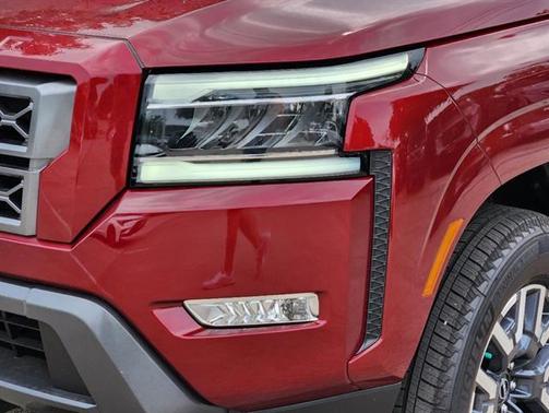 2024 Nissan Frontier SL