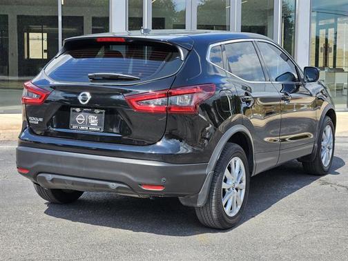 2022 Nissan Rogue Sport S