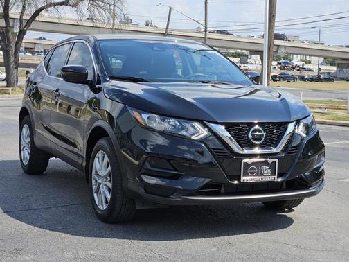2022 Nissan Rogue Sport S
