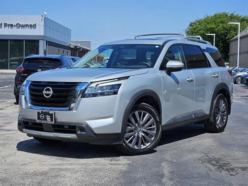 2024 Nissan Pathfinder SL