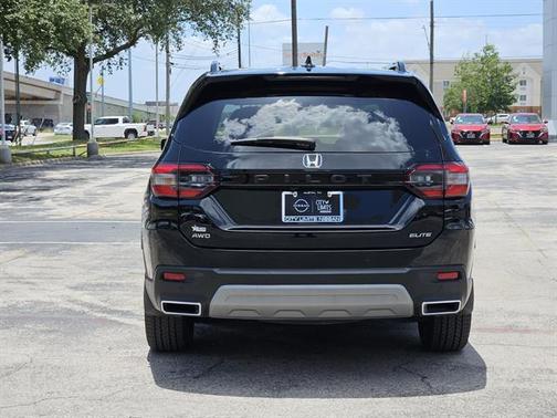 2023 Honda Pilot Elite