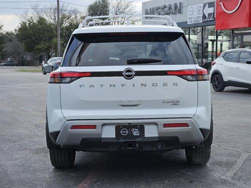 2025 Nissan Pathfinder Platinum