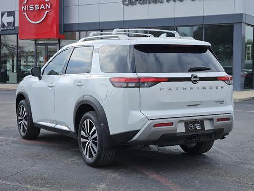 2025 Nissan Pathfinder Platinum
