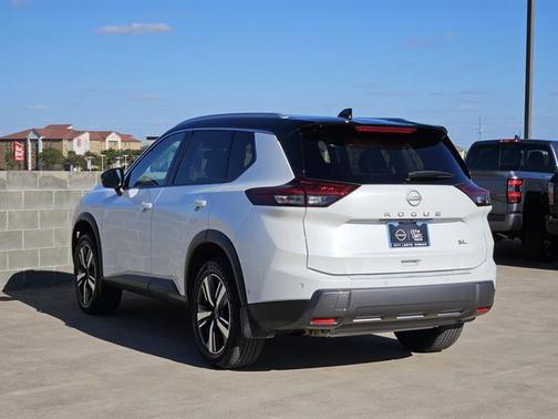 2024 Nissan Rogue SL