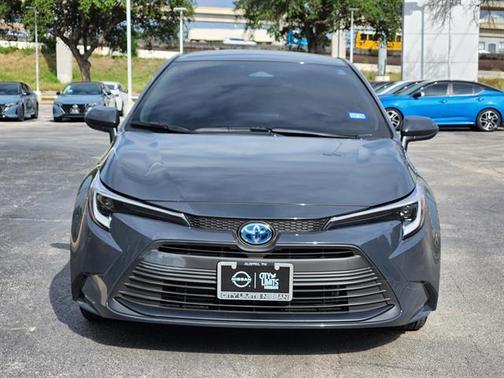 2025 Toyota Corolla Hybrid LE