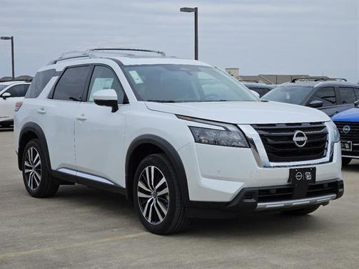 2025 Nissan Pathfinder Platinum