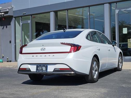 2023 Hyundai SONATA SE