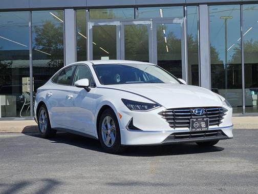 2023 Hyundai SONATA SE