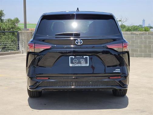 2024 Toyota Sienna XSE 7 Passenger