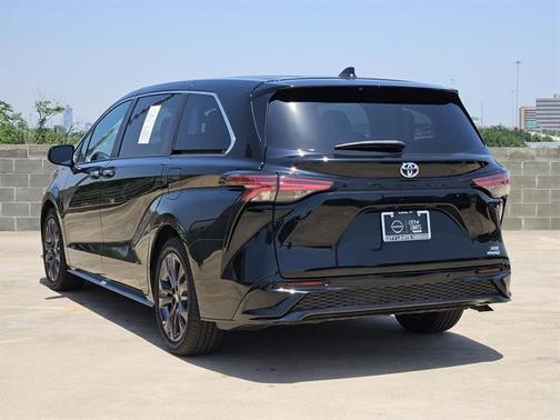 2024 Toyota Sienna XSE 7 Passenger