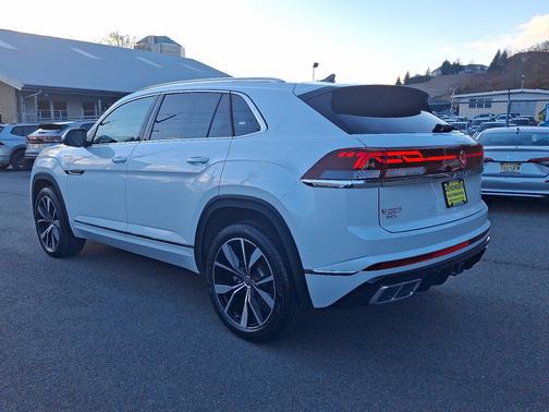 2025 Volkswagen Atlas Cross Sport 2.0T SEL Premium R-Line