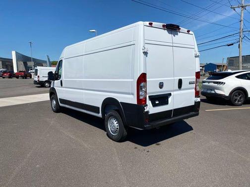 Bright White Clearcoat 2026 RAM ProMaster 2500 Tradesman