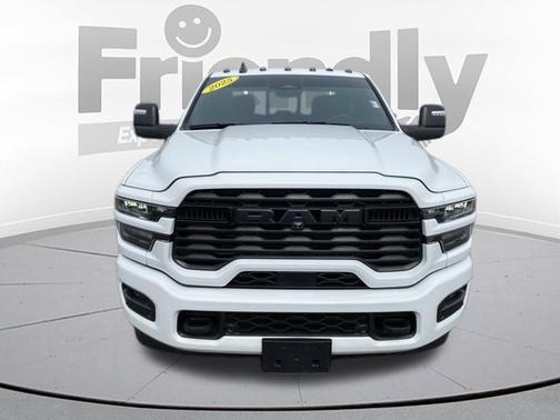 Bright White Clearcoat 2025 RAM 2500 Big Horn Crew Cab 4x4 6'4' Box
