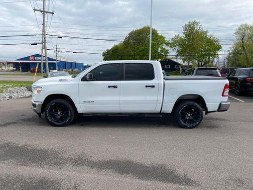 Bright White Clearcoat 2023 RAM 1500 Big Horn/Lone Star