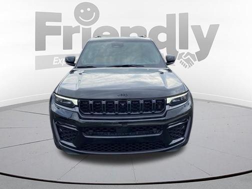 Diamond Black Crystal Pearlcoat 2026 Jeep Grand Cherokee Summit