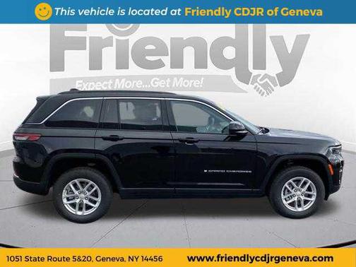 2025 Jeep Grand Cherokee Laredo