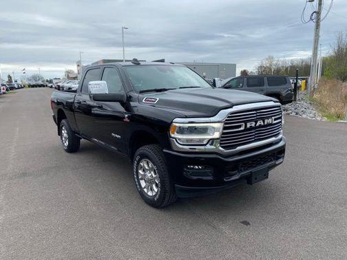 Diamond Black Crystal Pearlcoat 2024 RAM 2500 Laramie Crew Cab 4x4 6'4' Box