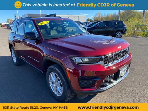 2025 Jeep Grand Cherokee Laredo