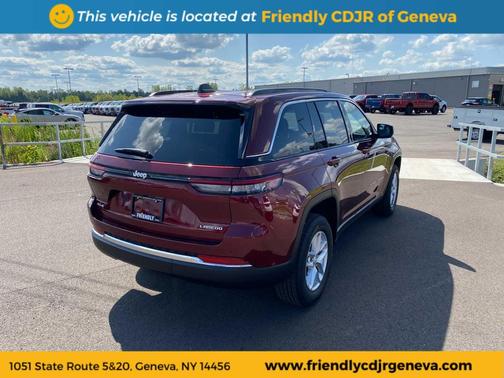 2025 Jeep Grand Cherokee Laredo