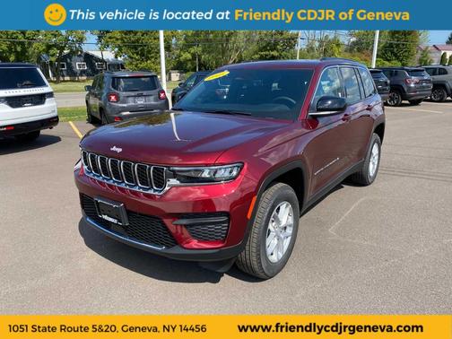 2025 Jeep Grand Cherokee Laredo