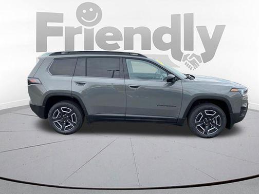 Sting-Gray Clearcoat 2026 Jeep Cherokee Laredo