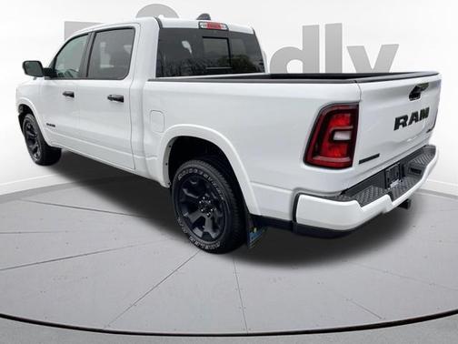 Bright White Clearcoat 2025 RAM 1500 Big Horn/Lone Star