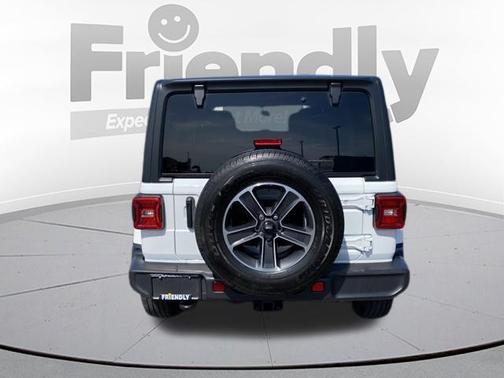 Bright White Clearcoat 2023 Jeep Wrangler 4-Door Sahara 4x4