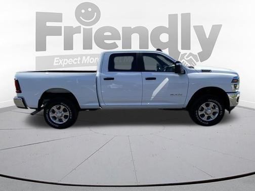 Bright White Clearcoat 2025 RAM 2500 Big Horn Crew Cab 4x4 6'4' Box