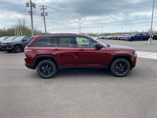 Velvet Red Pearlcoat 2026 Jeep Grand Cherokee Altitude