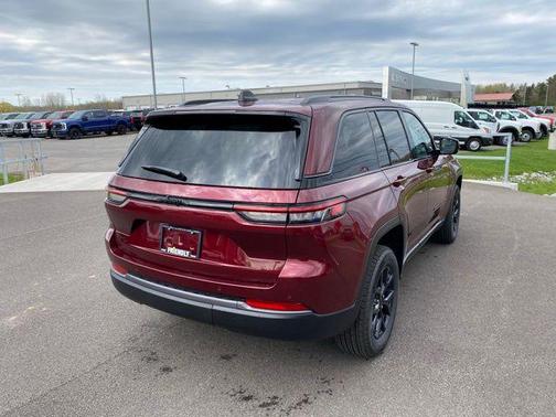 Velvet Red Pearlcoat 2026 Jeep Grand Cherokee Altitude