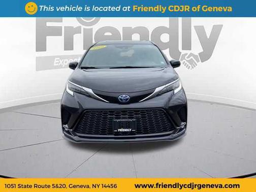 2022 Toyota Sienna XSE 7 Passenger